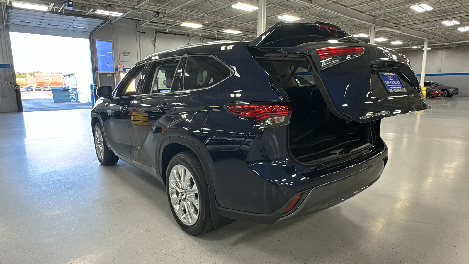 2021 Toyota Highlander Hybrid Limited 11