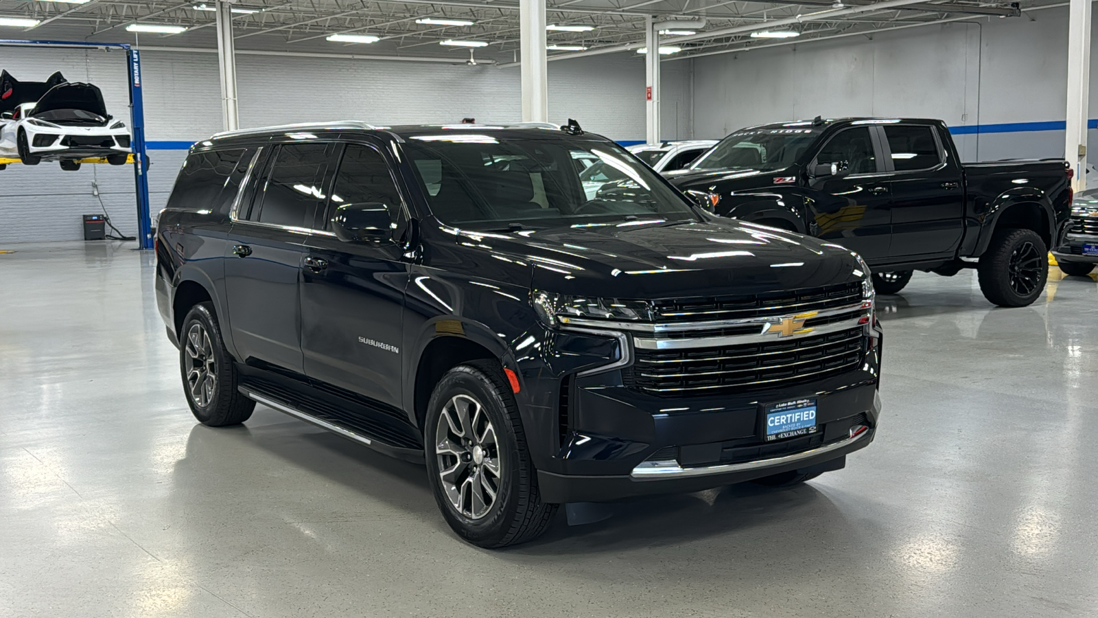 2021 Chevrolet Suburban LT 2