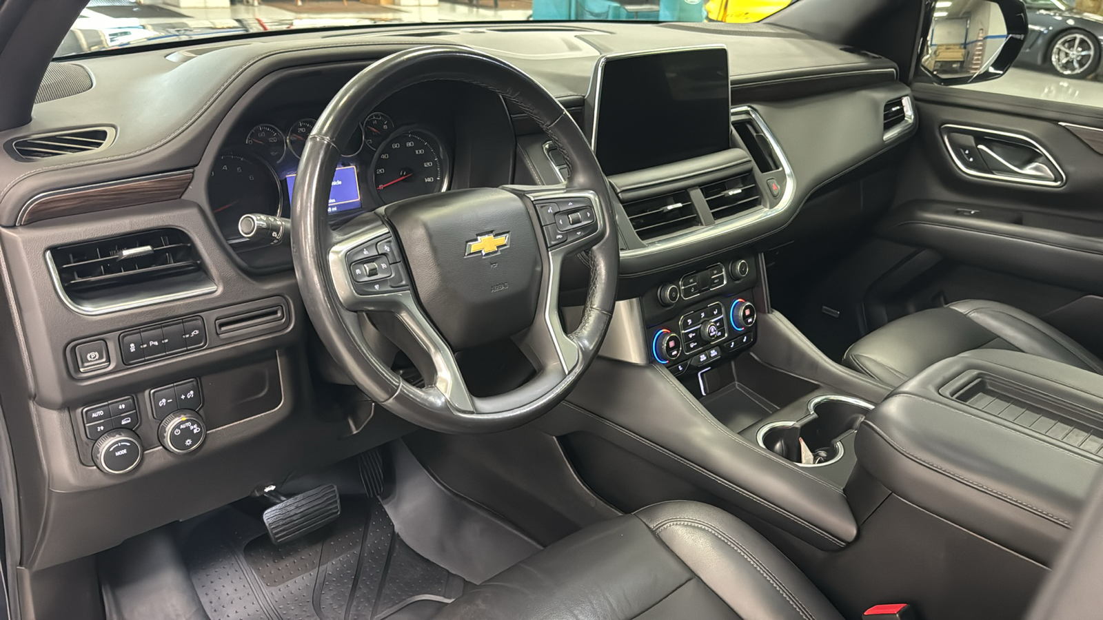 2021 Chevrolet Suburban LT 8