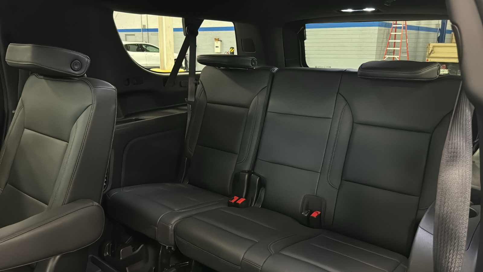 2021 Chevrolet Suburban LT 19