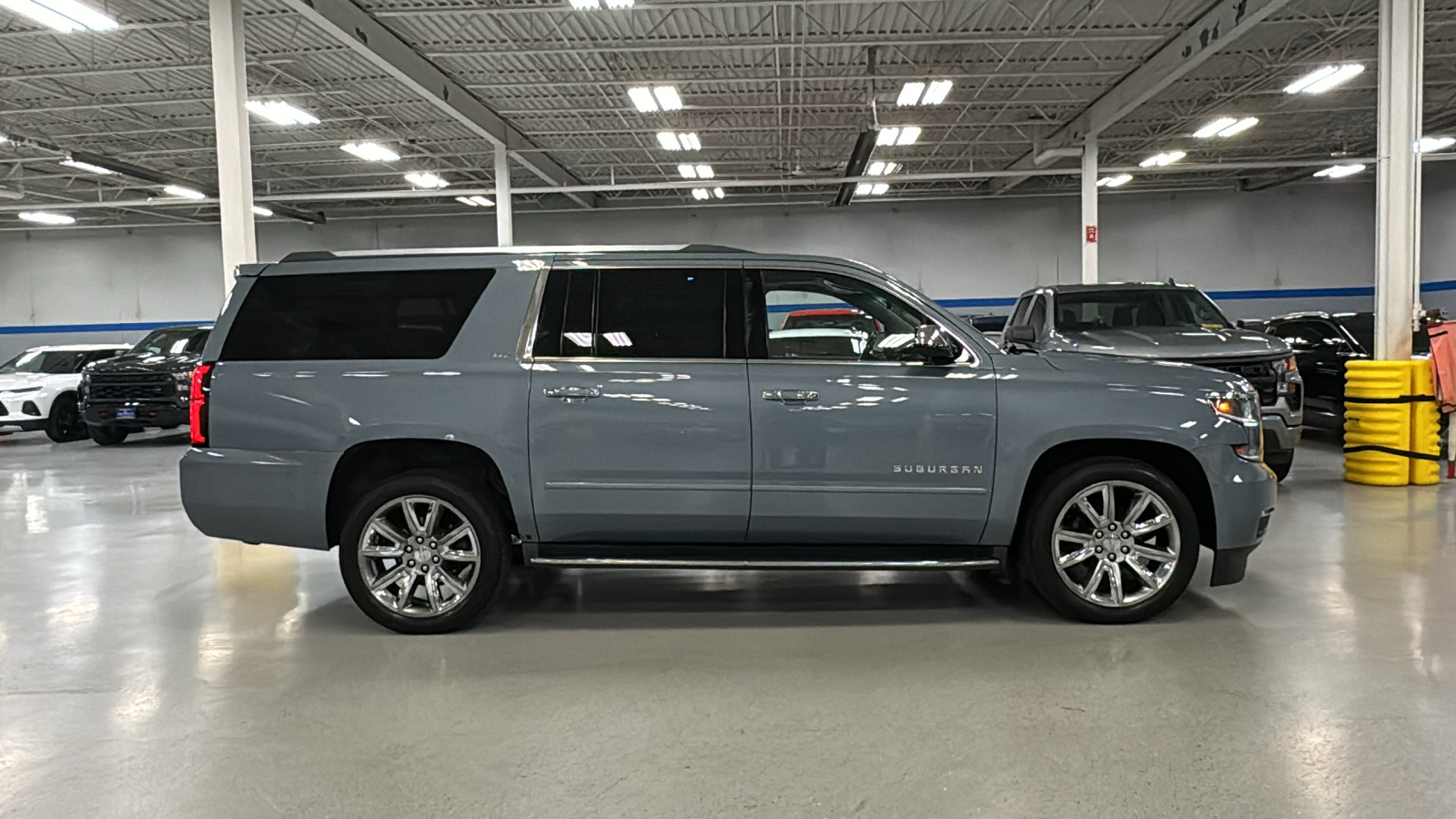 2016 Chevrolet Suburban LTZ 3