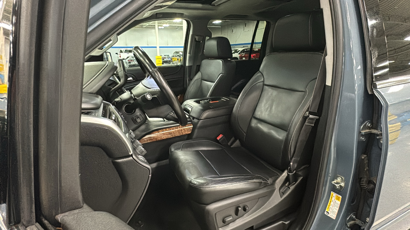 2016 Chevrolet Suburban LTZ 13