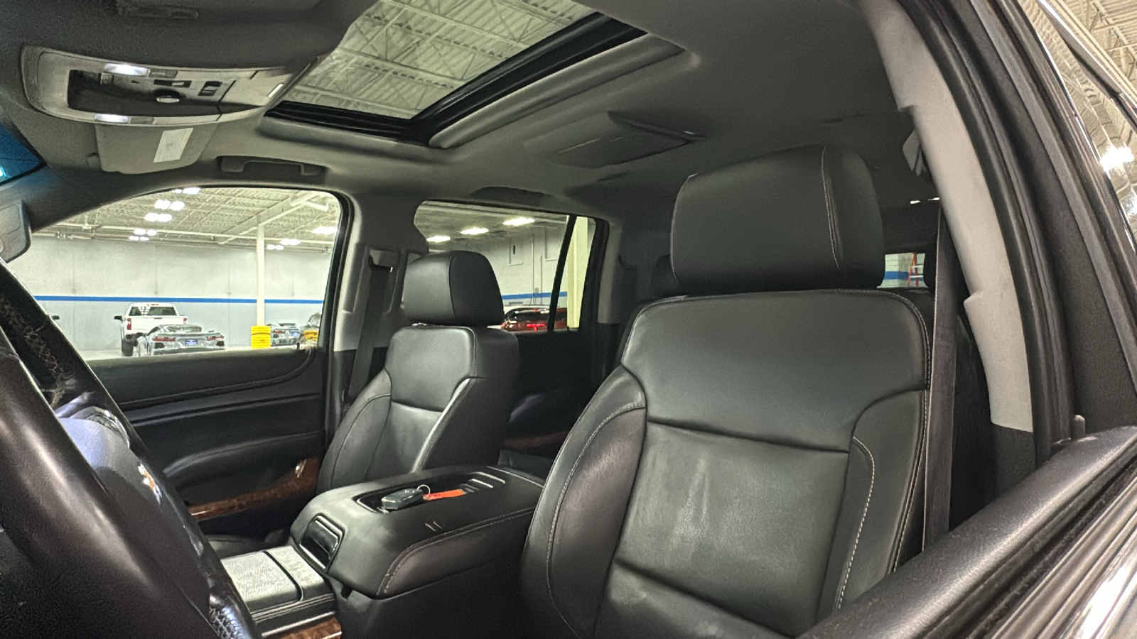 2016 Chevrolet Suburban LTZ 14