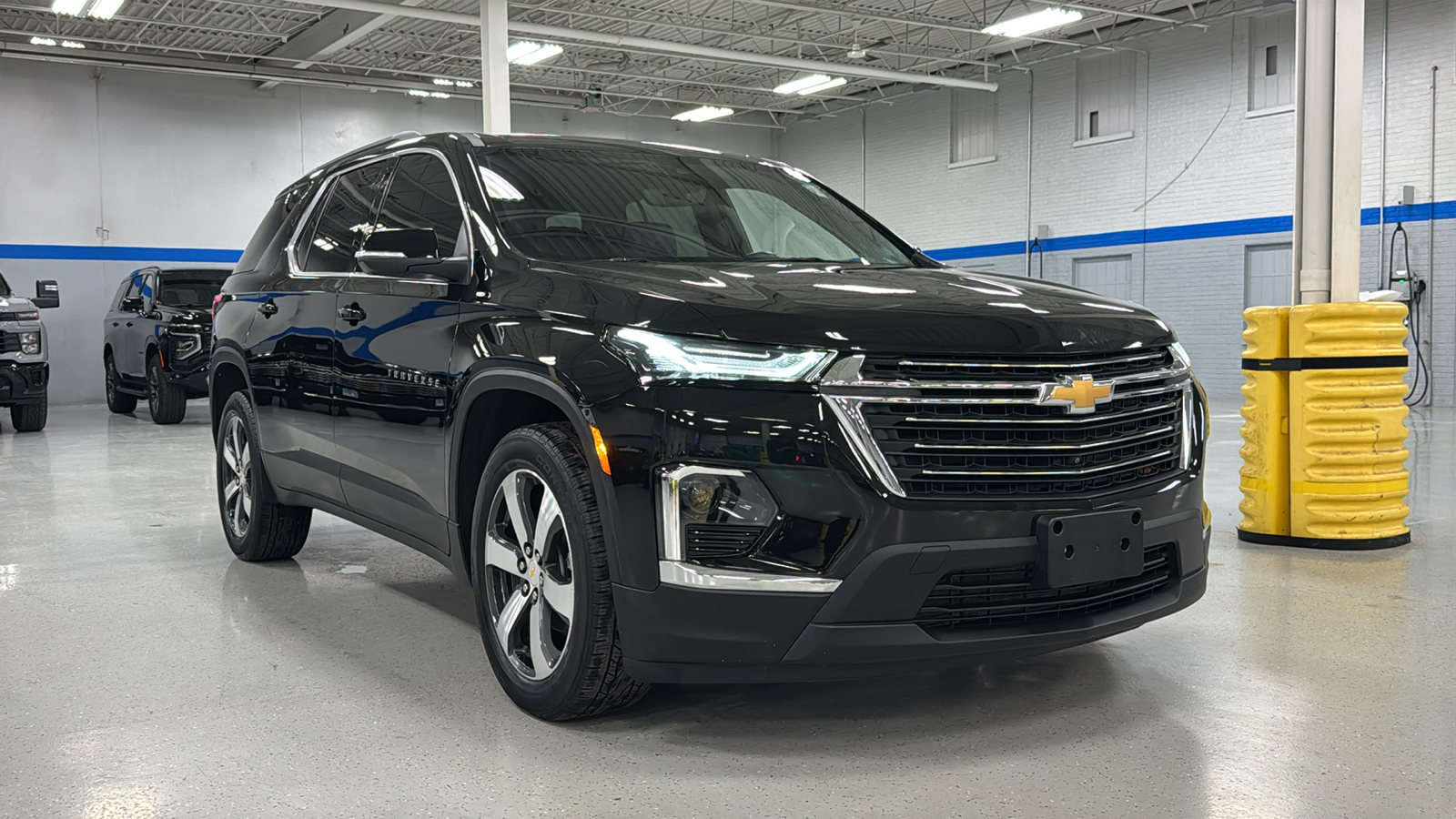 2022 Chevrolet Traverse LT Leather 1