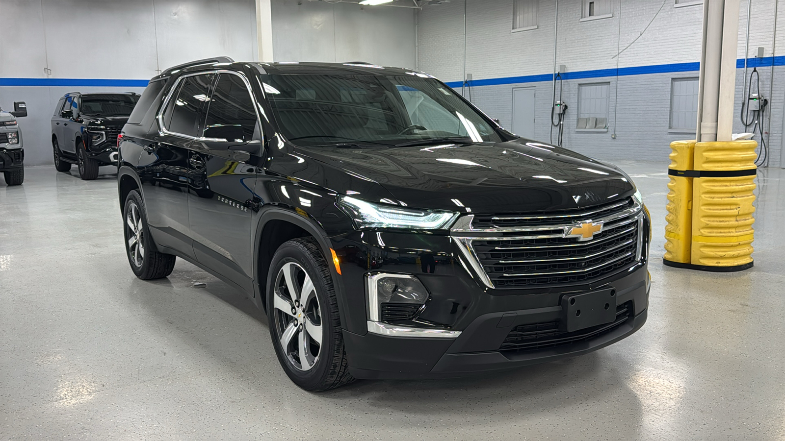 2022 Chevrolet Traverse LT Leather 2