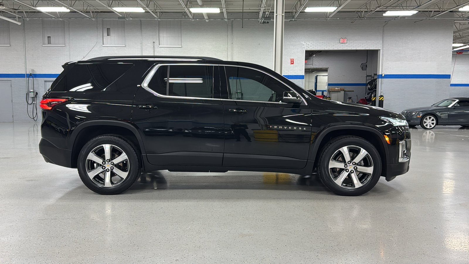 2022 Chevrolet Traverse LT Leather 3