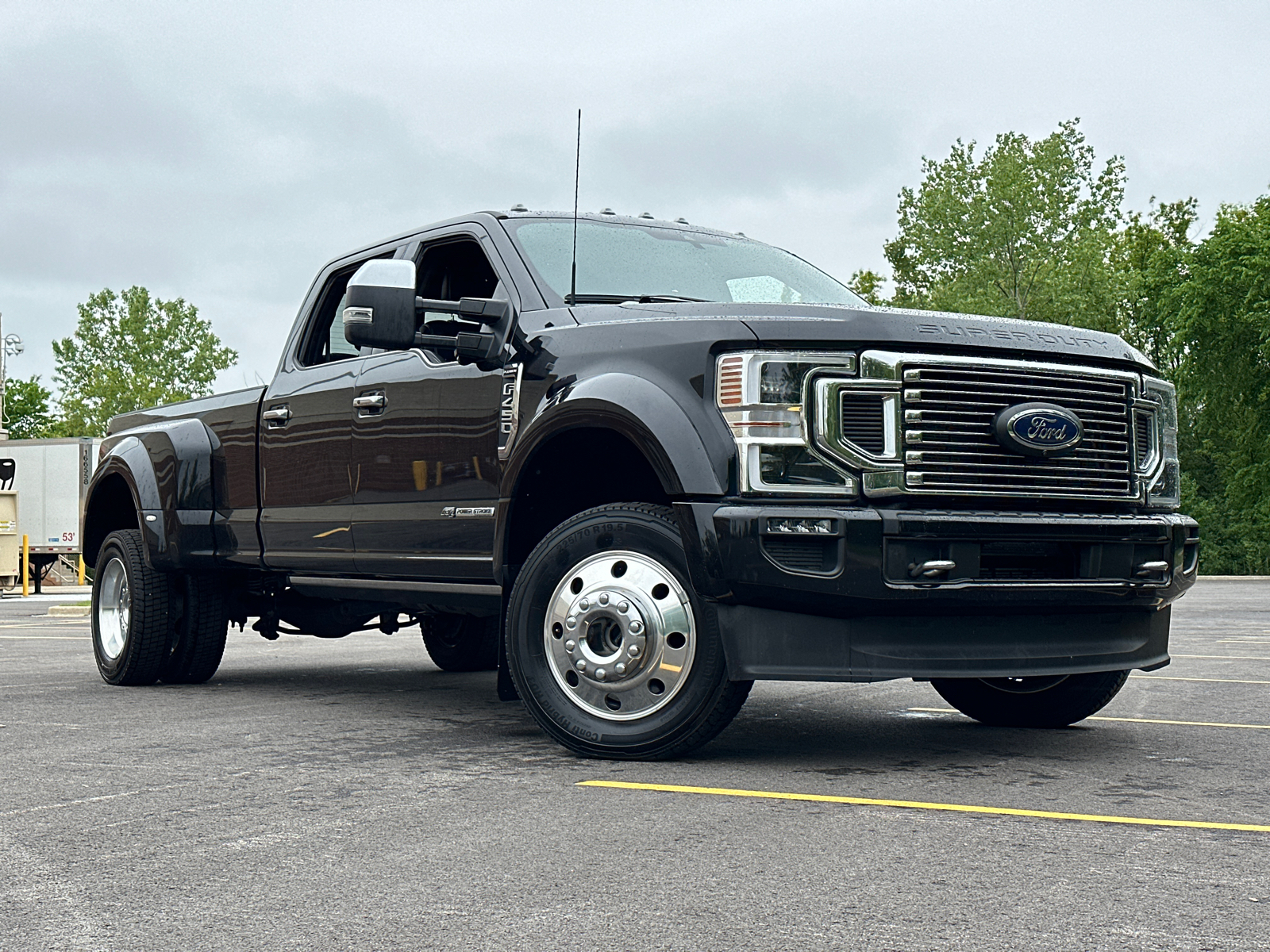 2022 Ford Super Duty F-450 DRW Platinum 1