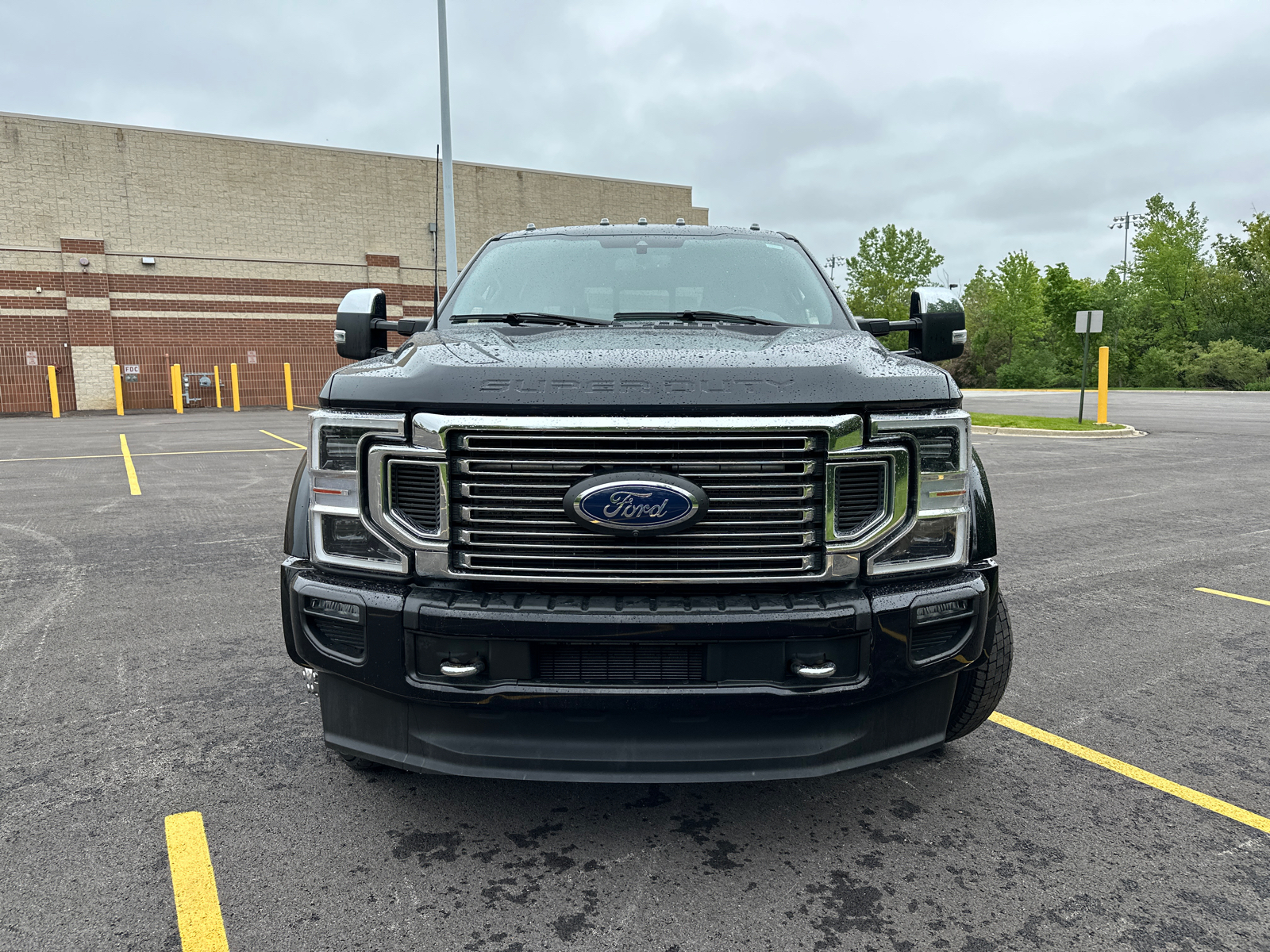 2022 Ford Super Duty F-450 DRW Platinum 3