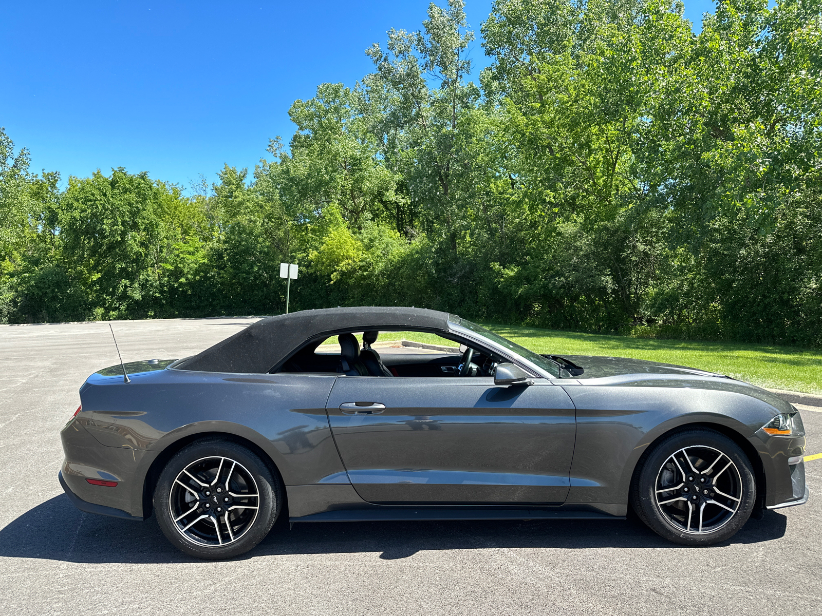 2018 Ford Mustang EcoBoost Premium 9