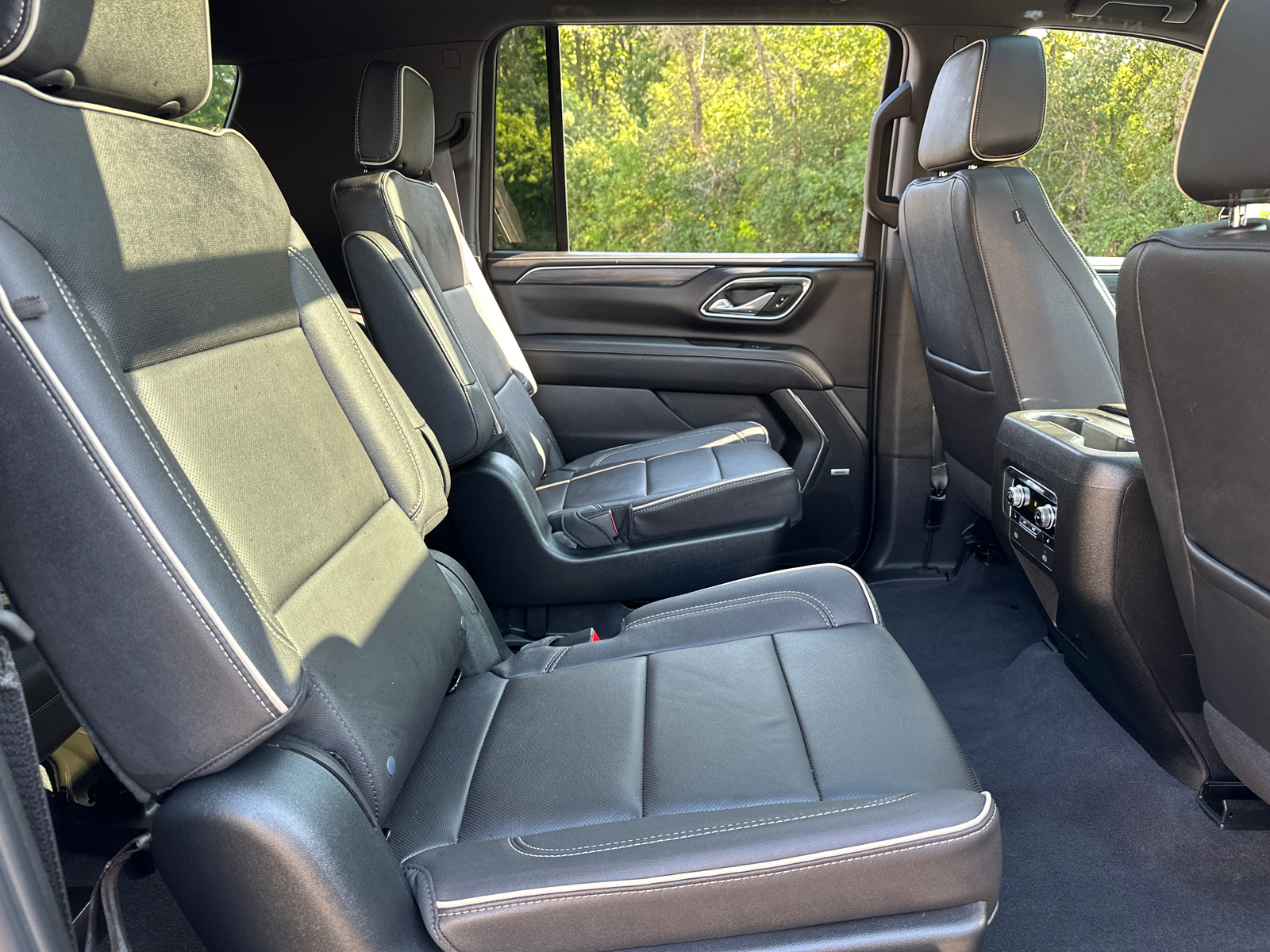 2023 GMC Yukon XL SLT 35