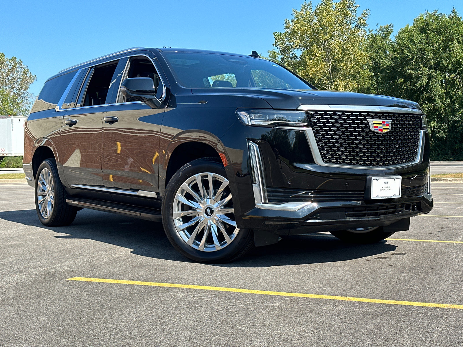 2023 Cadillac Escalade ESV 4WD Premium Luxury 1