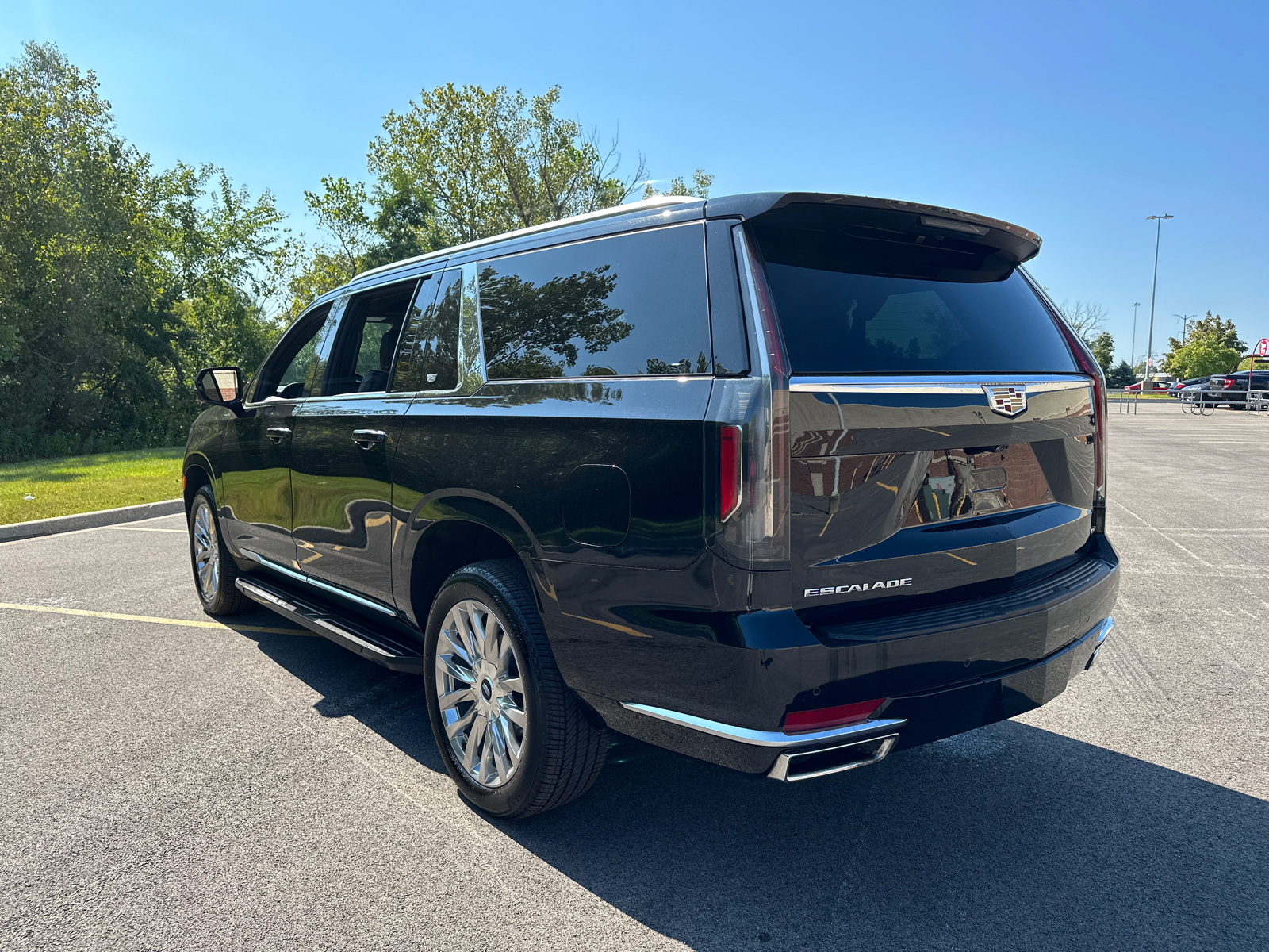 2023 Cadillac Escalade ESV 4WD Premium Luxury 6