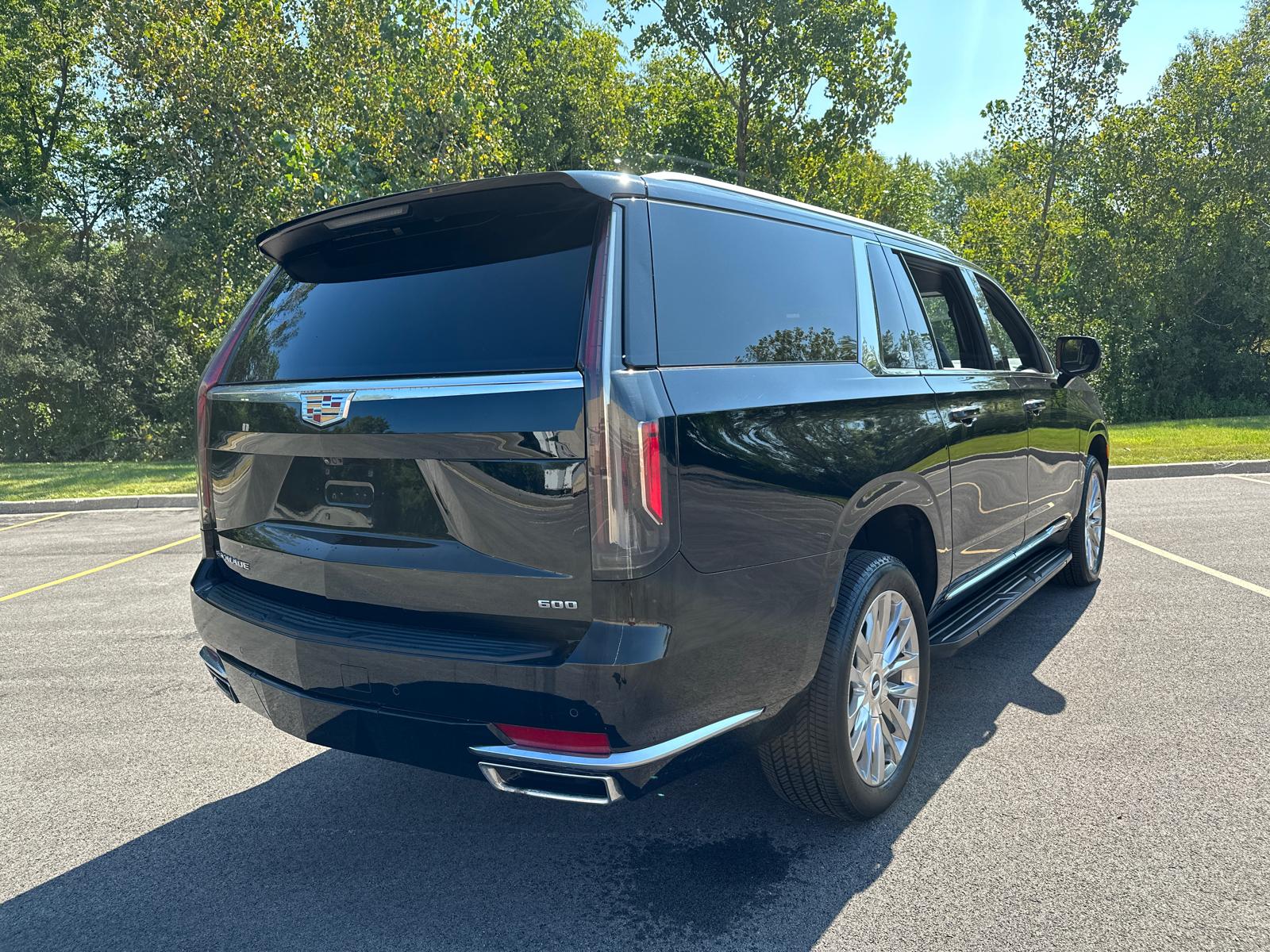 2023 Cadillac Escalade ESV 4WD Premium Luxury 8