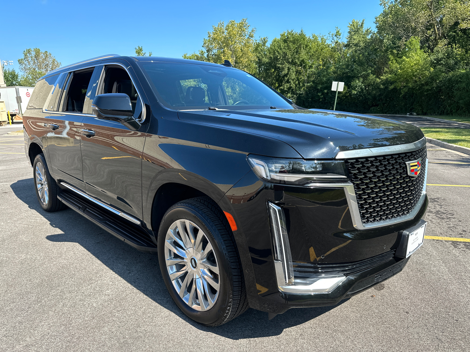 2023 Cadillac Escalade ESV 4WD Premium Luxury 10