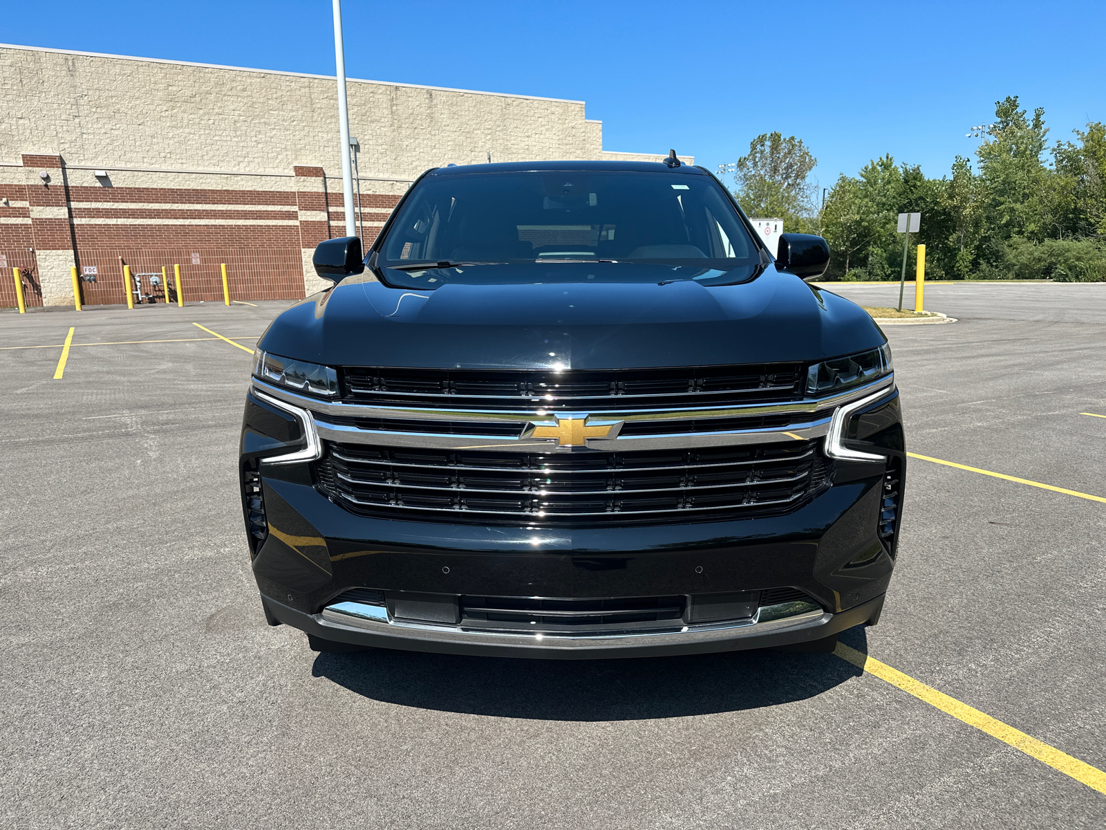 2023 Chevrolet Suburban LT 3