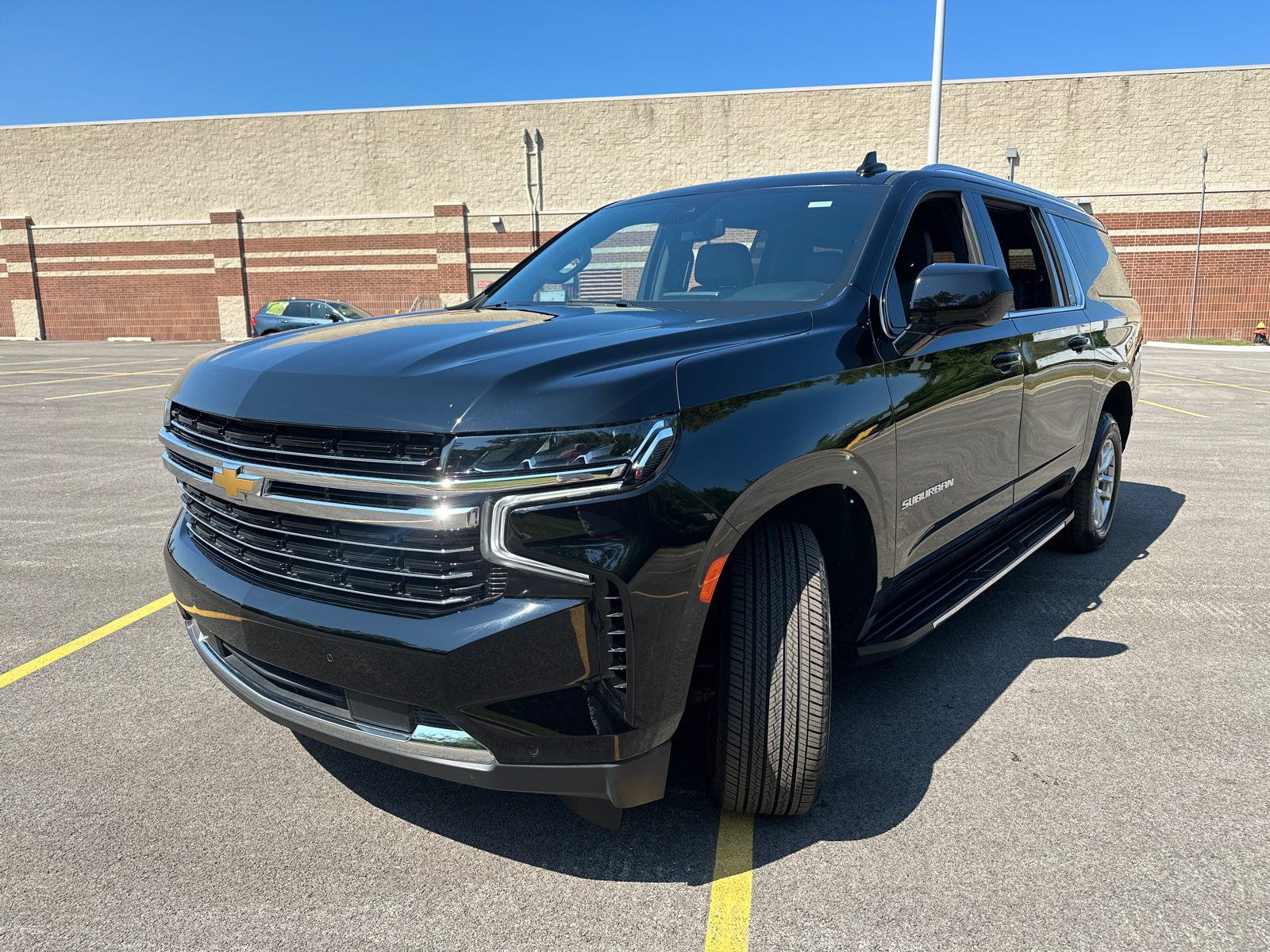 2023 Chevrolet Suburban LT 4