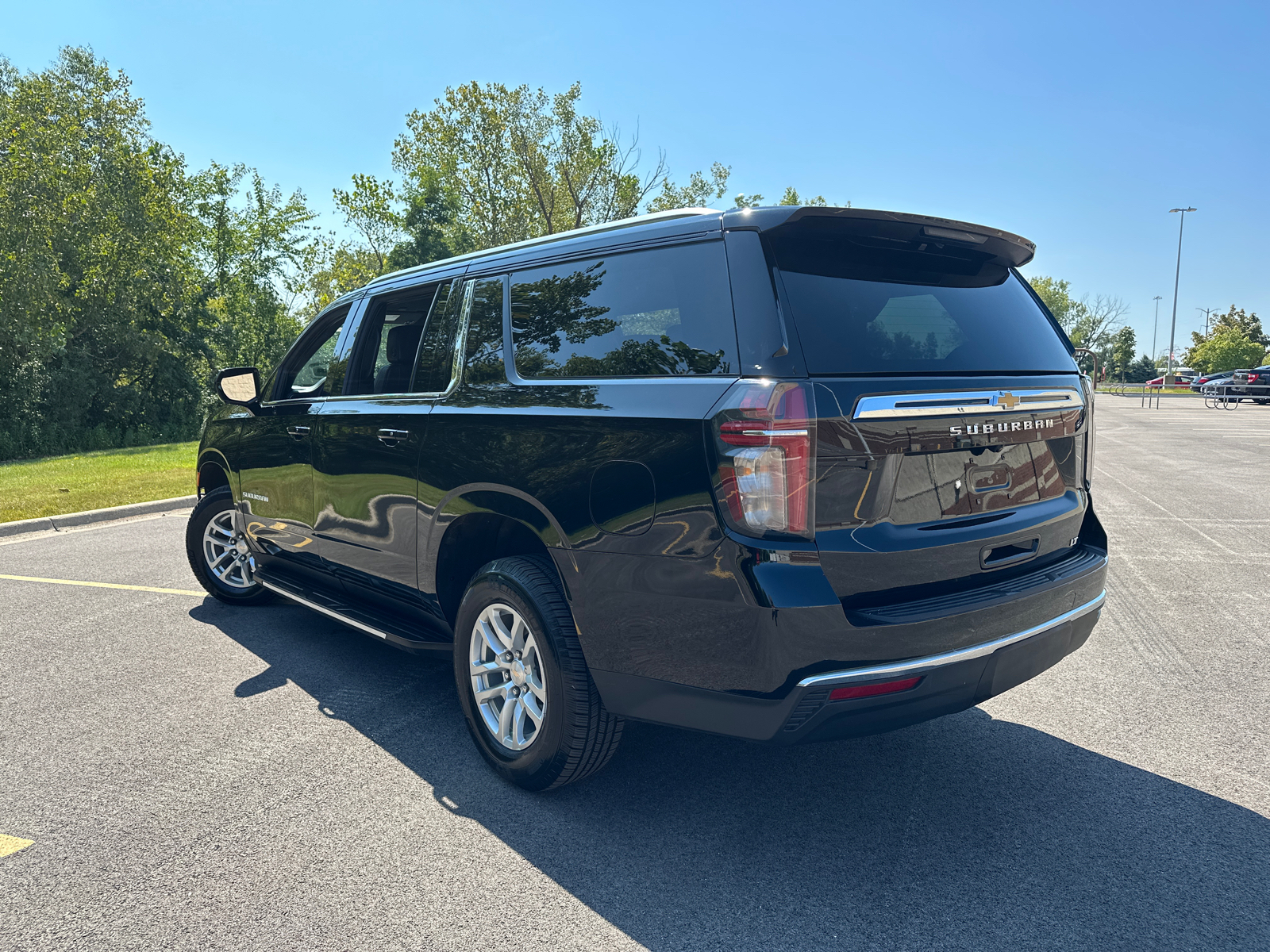 2023 Chevrolet Suburban LT 6