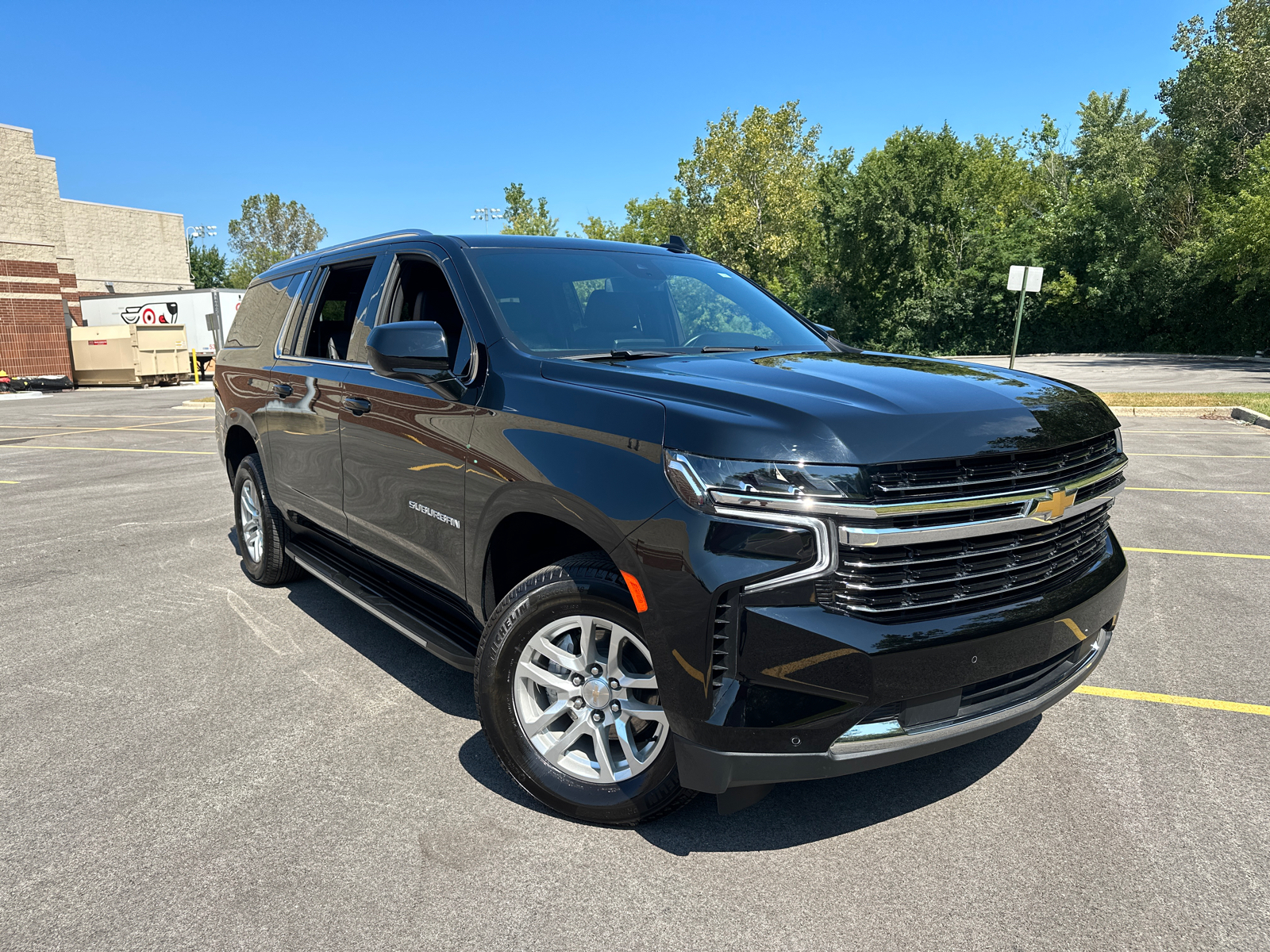 2023 Chevrolet Suburban LT 10