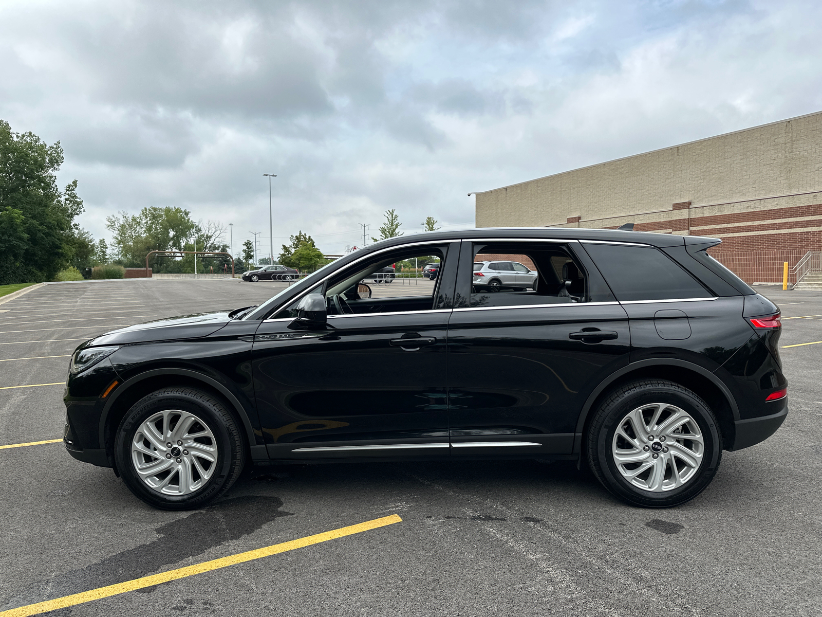 2023 Lincoln Corsair Standard 5