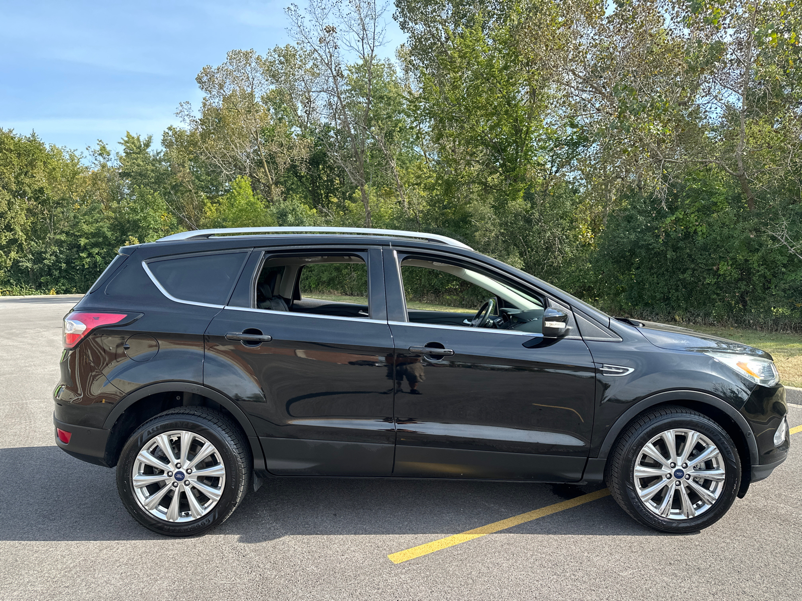 2017 Ford Escape Titanium 9