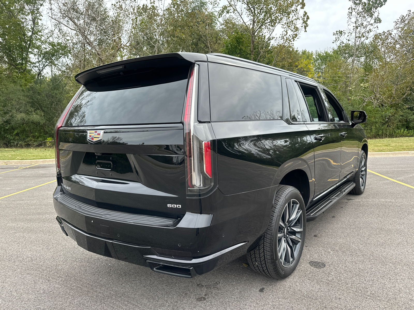 2024 Cadillac Escalade ESV 4WD Sport 8