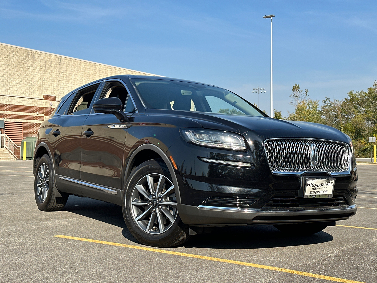 2022 Lincoln Nautilus Standard 2