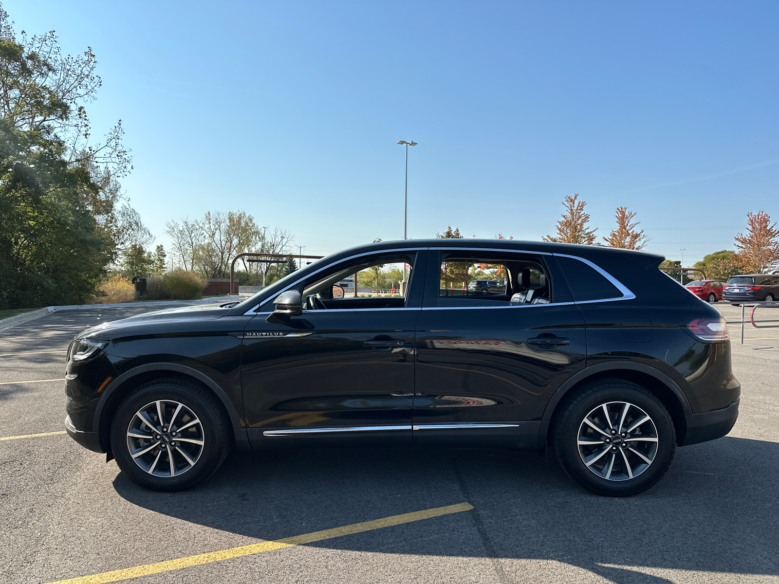 2022 Lincoln Nautilus Standard 5