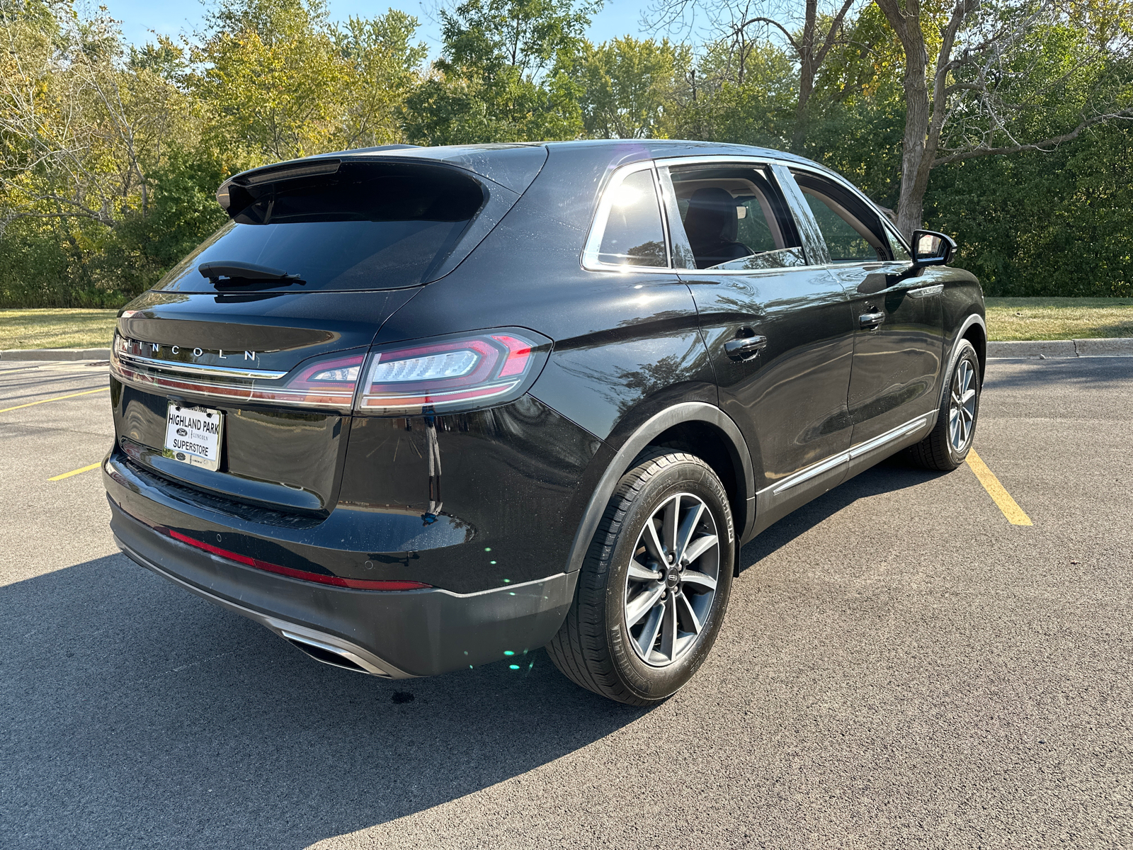 2022 Lincoln Nautilus Standard 8