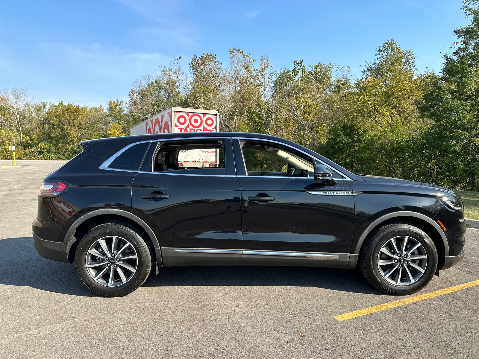 2022 Lincoln Nautilus Standard 9