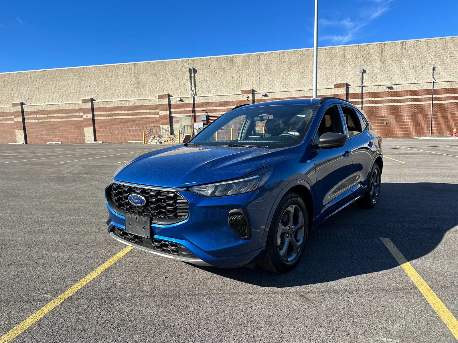 2023 Ford Escape Hybrid ST-Line 4