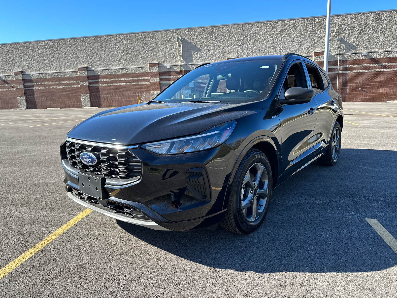 2023 Ford Escape Hybrid ST-Line 4