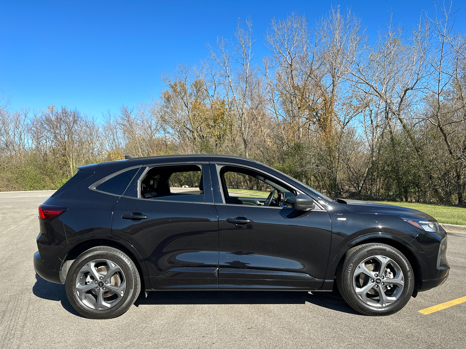 2023 Ford Escape Hybrid ST-Line 9