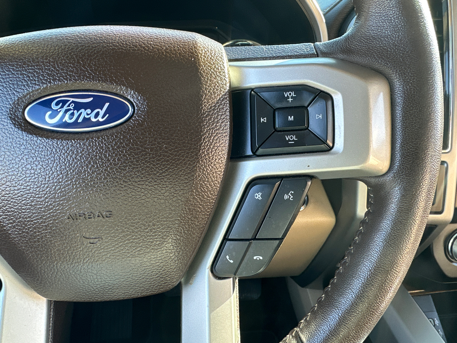 2018 Ford F-150 LARIAT 22