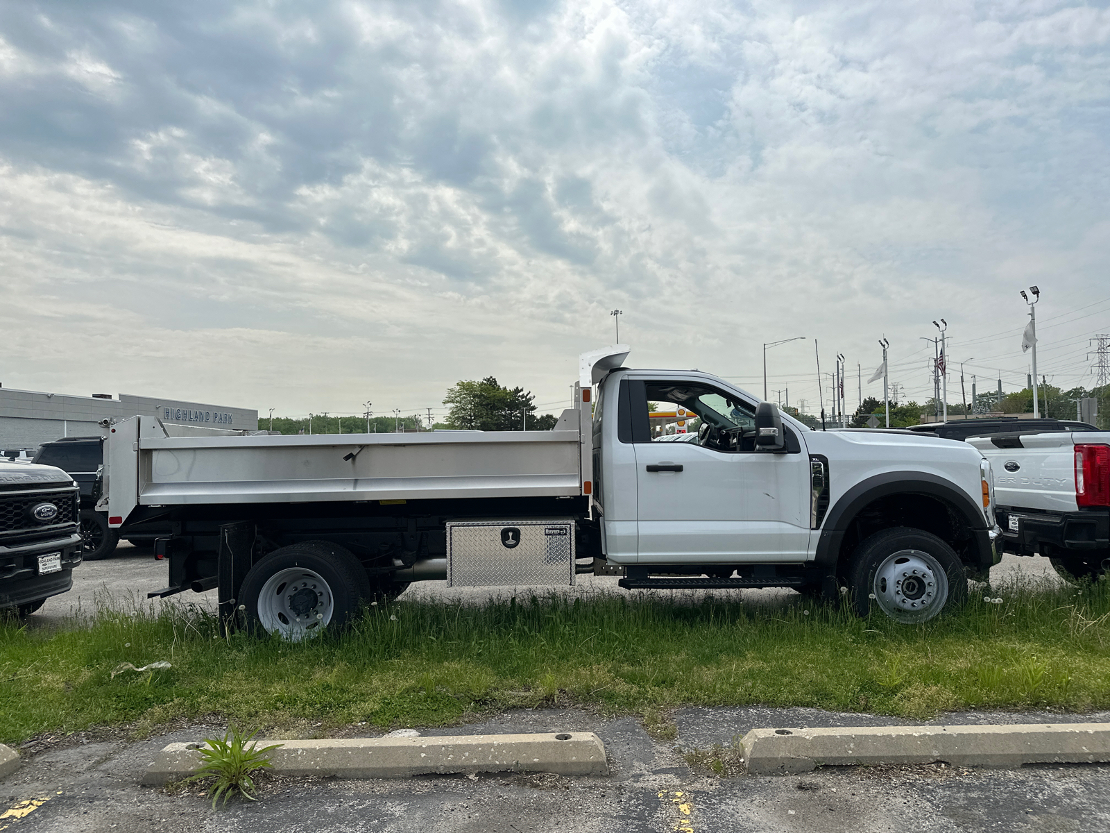 2023 Ford Super Duty F-450 DRW XL 8