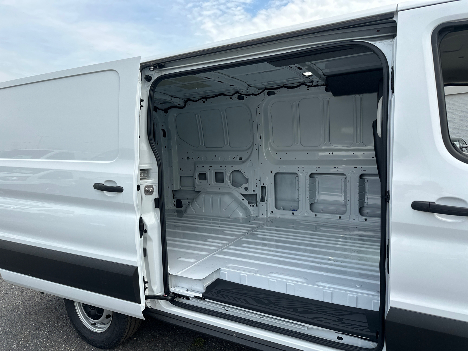 2024 Ford Transit Cargo Van  28