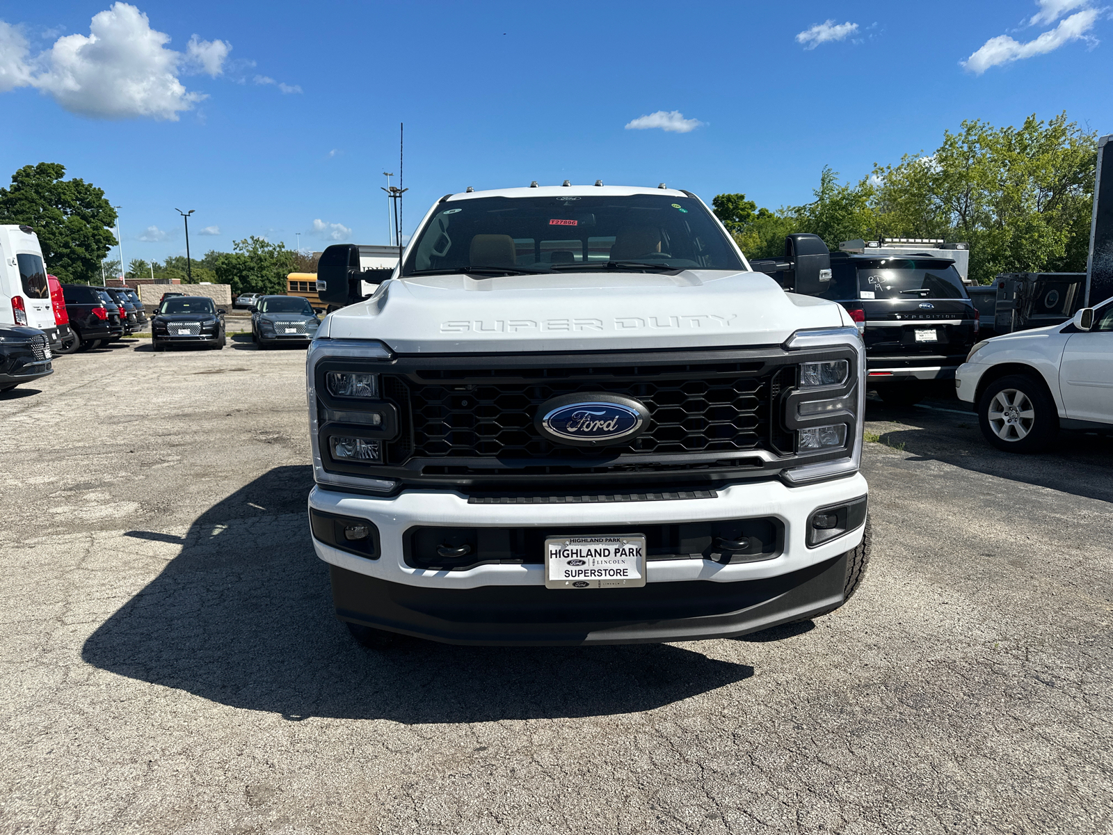 2024 Ford Super Duty F-250 SRW LARIAT 3