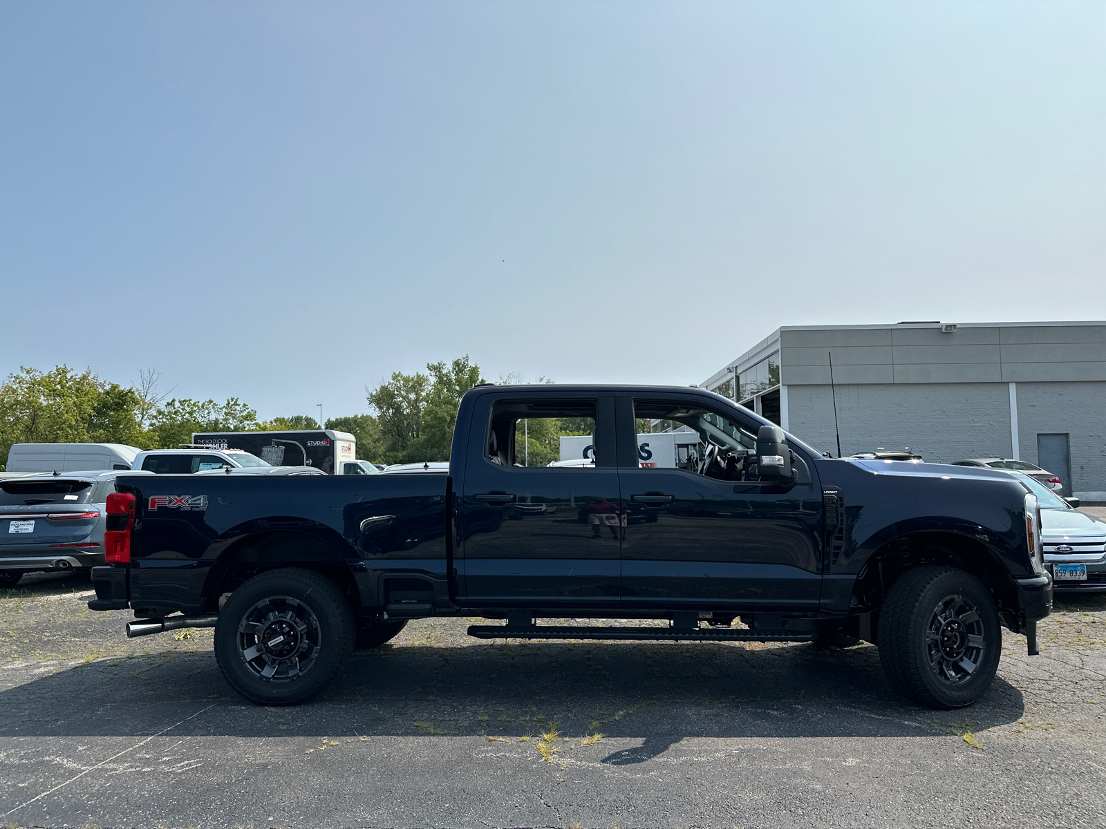 2024 Ford Super Duty F-250 SRW LARIAT 8