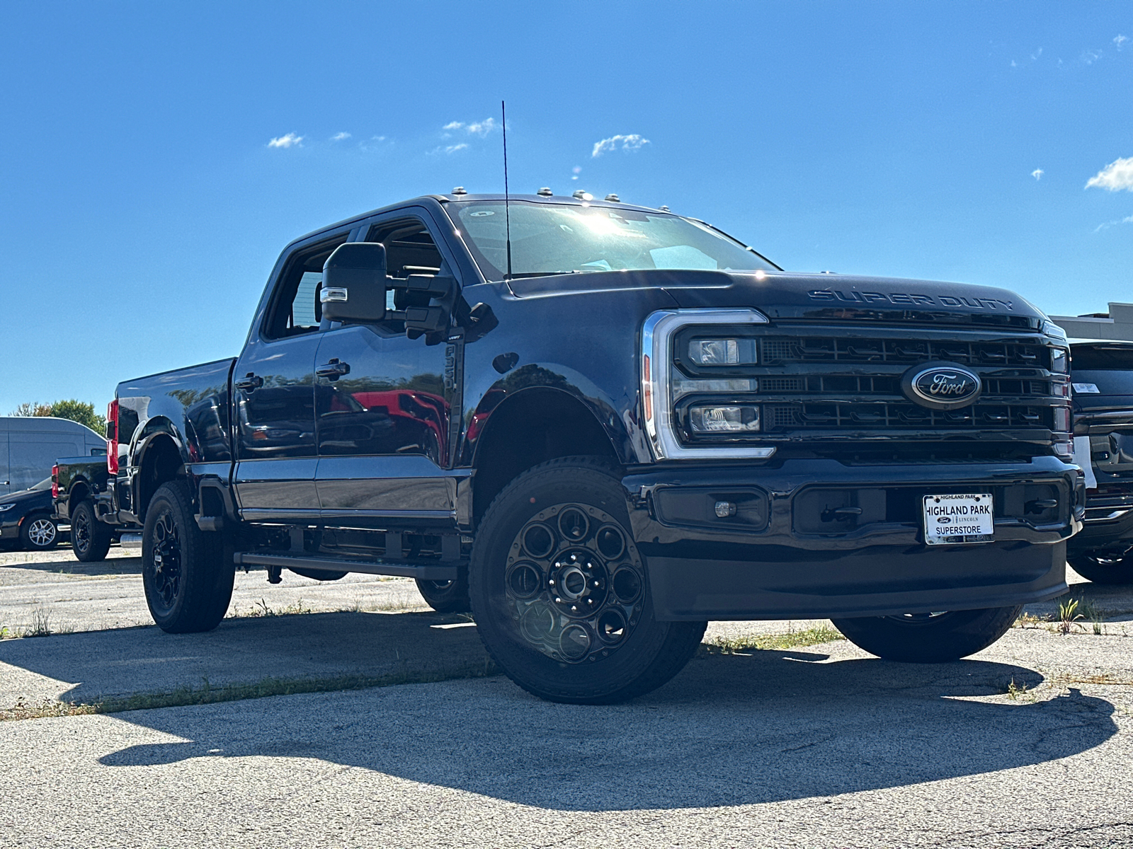 2024 Ford Super Duty F-350 SRW LARIAT 2