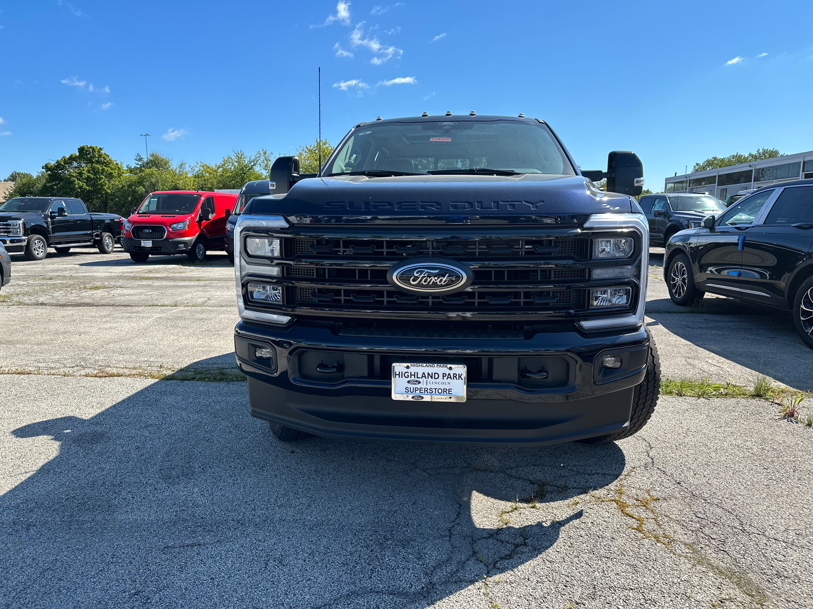 2024 Ford Super Duty F-350 SRW LARIAT 3