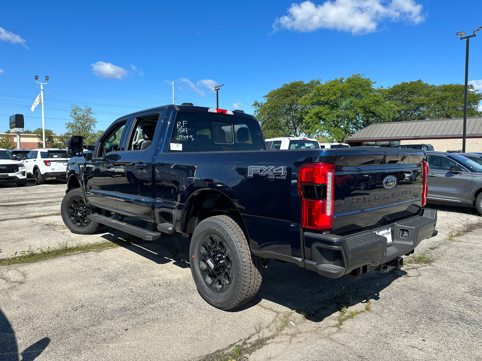 2024 Ford Super Duty F-350 SRW LARIAT 5