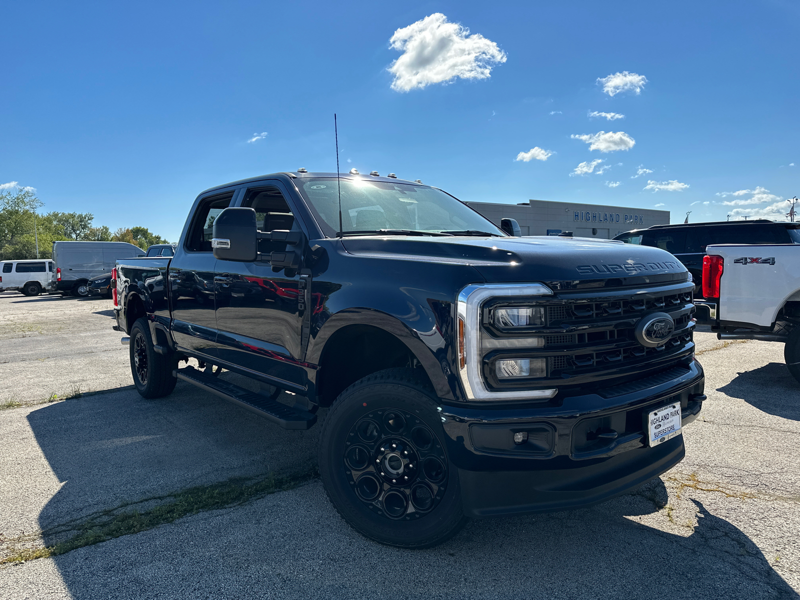 2024 Ford Super Duty F-350 SRW LARIAT 9