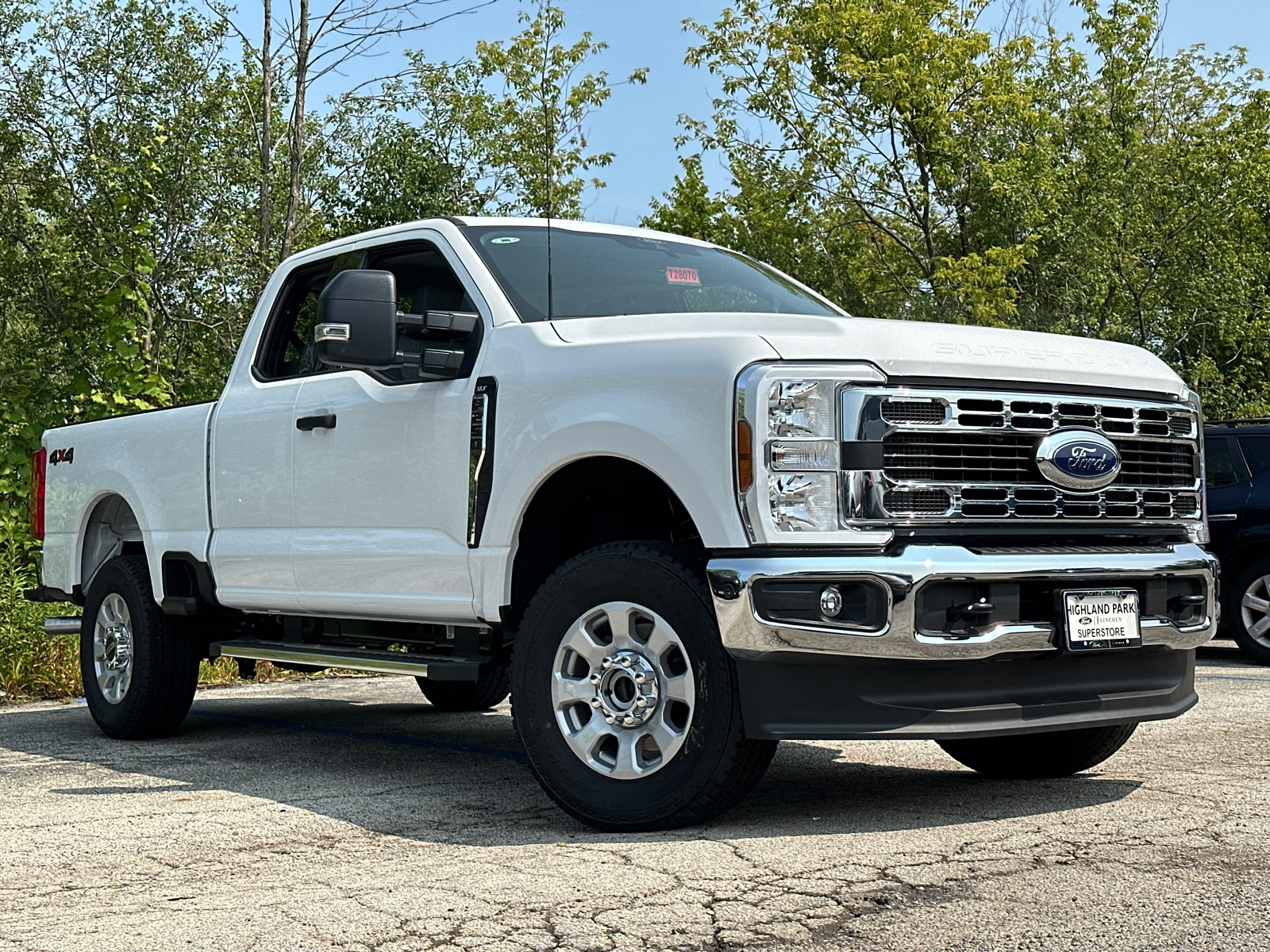 2024 Ford Super Duty F-250 SRW XLT 2