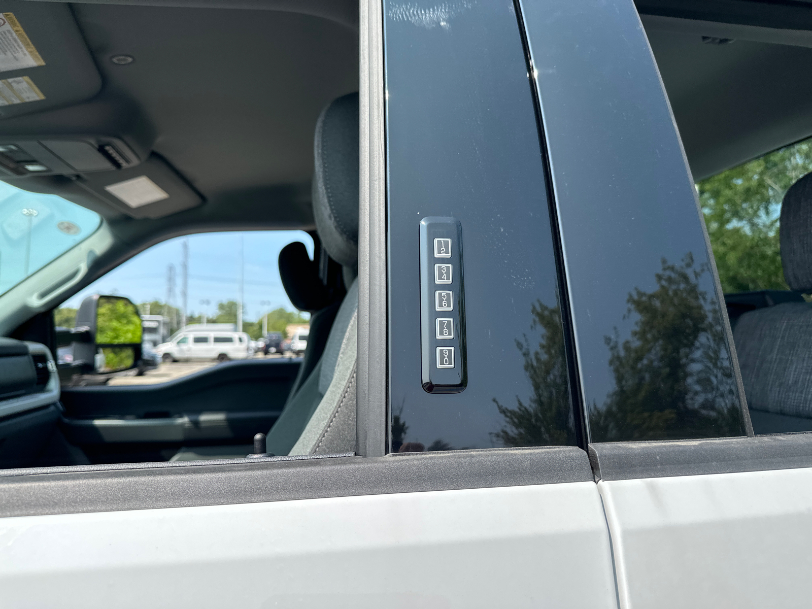 2024 Ford Super Duty F-250 SRW XLT 14