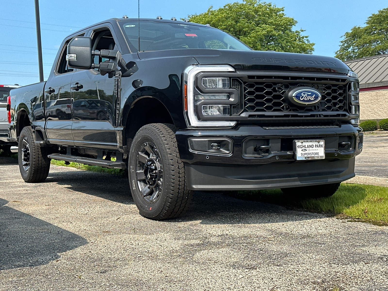 2024 Ford Super Duty F-250 SRW LARIAT 1