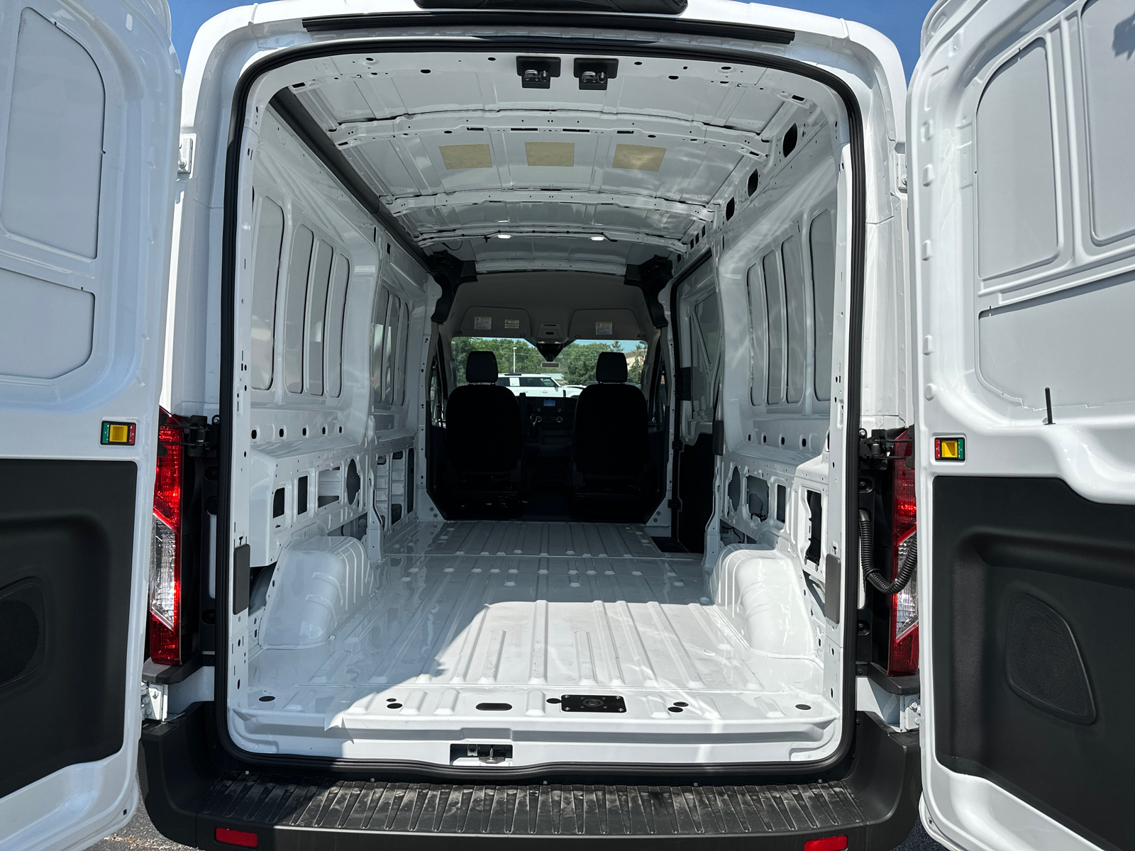 2024 Ford Transit Cargo Van T250 25