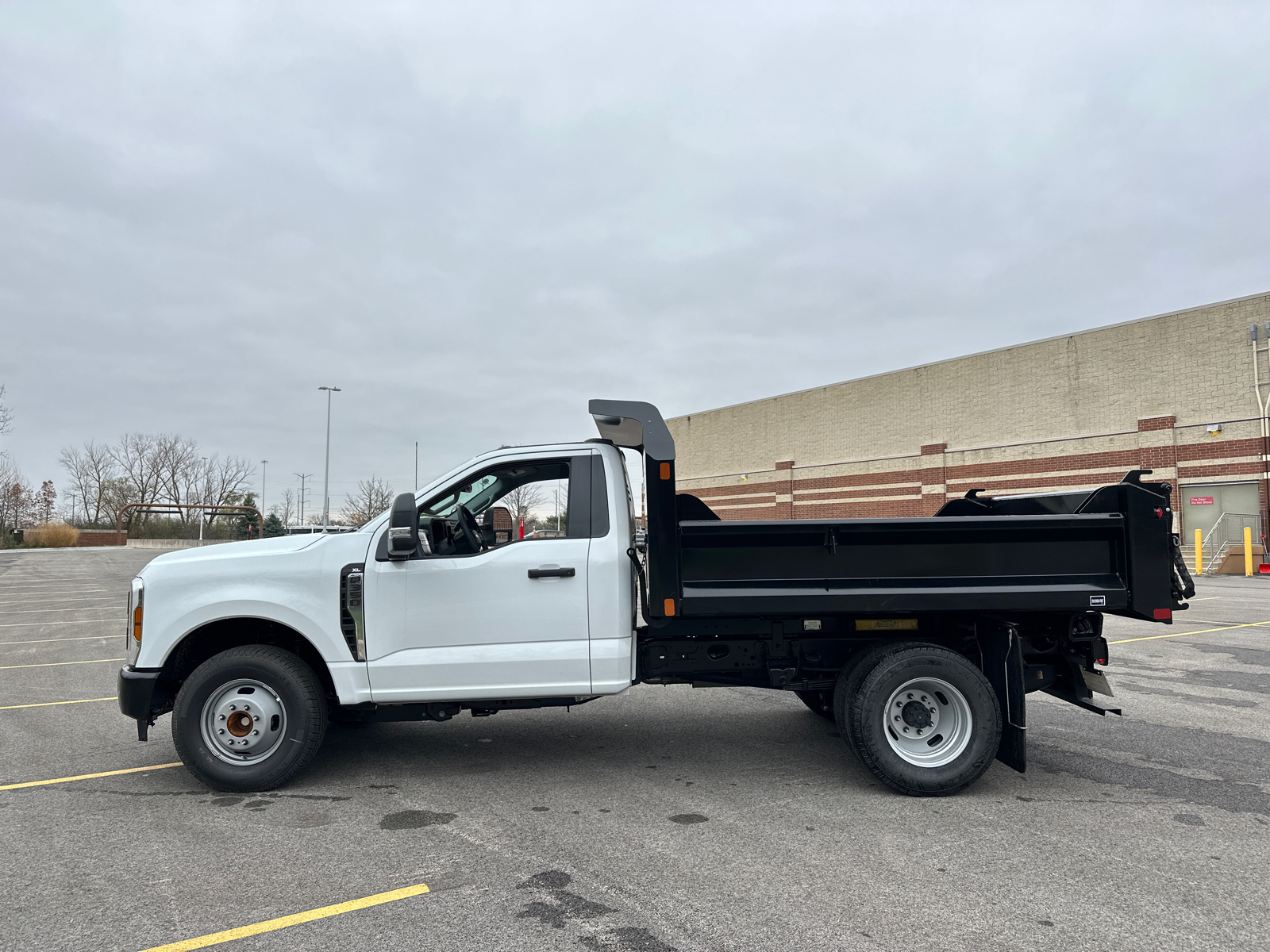 2024 Ford Super Duty F-350 DRW XL 5