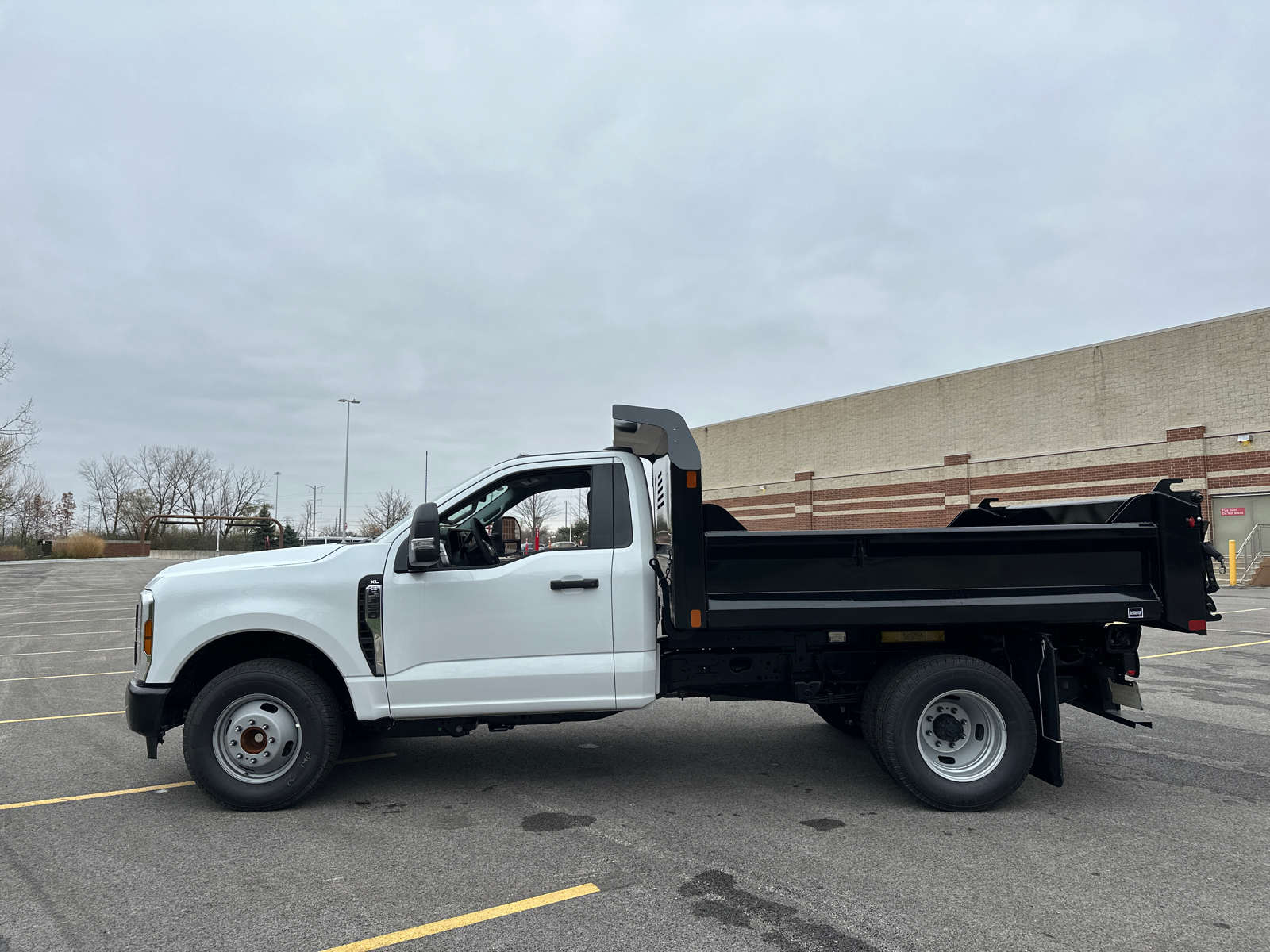 2024 Ford Super Duty F-350 DRW XL 5