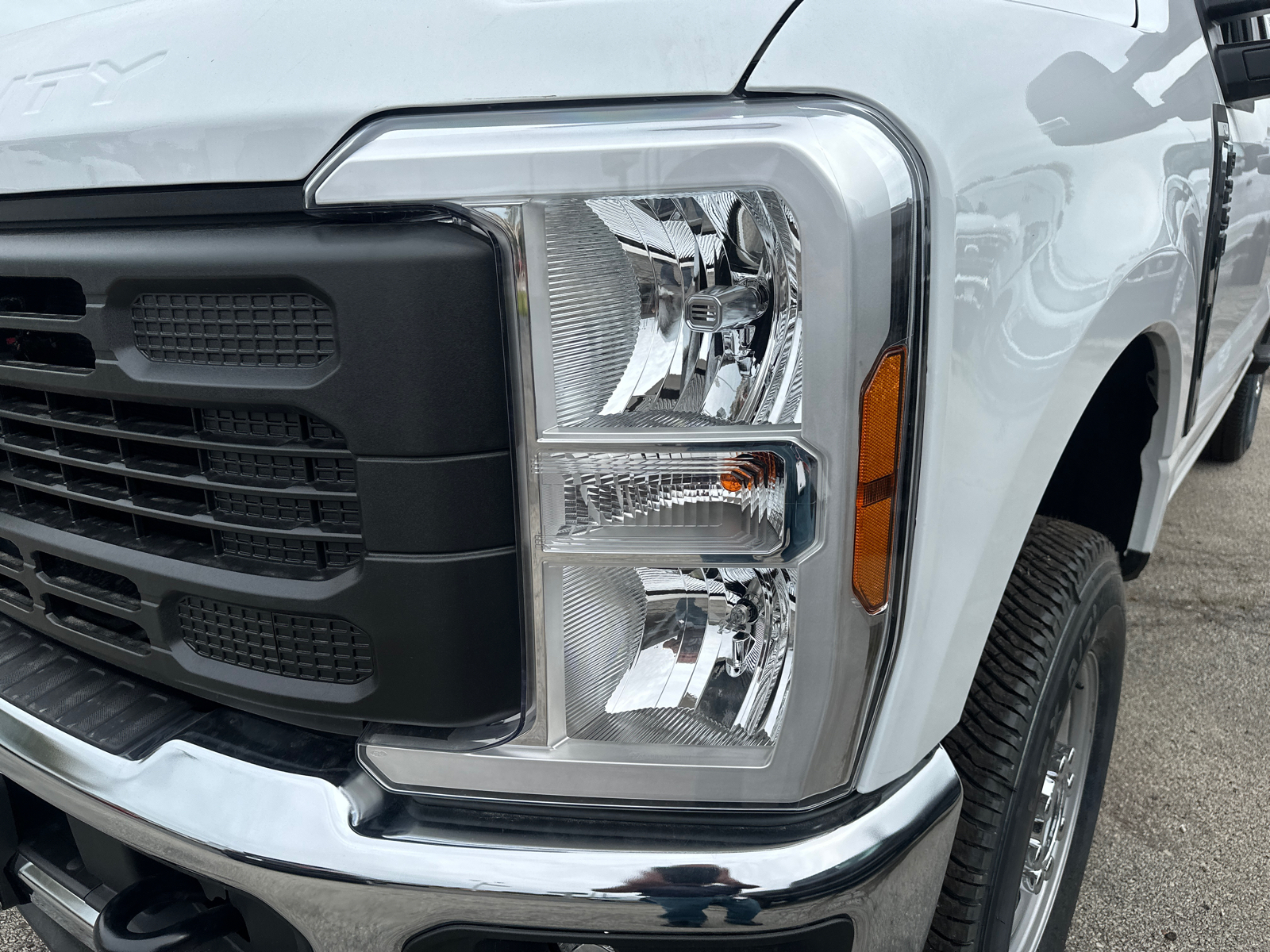 2024 Ford Super Duty F-250 SRW XL 9