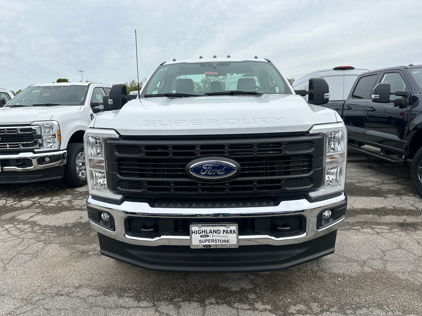 2024 Ford Super Duty F-250 SRW XL 3