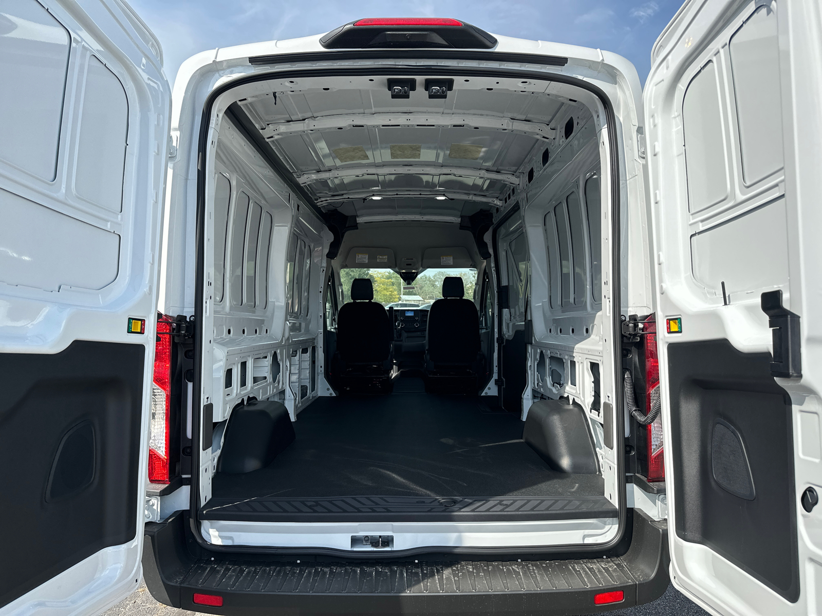 2024 Ford Transit Cargo Van T250 26